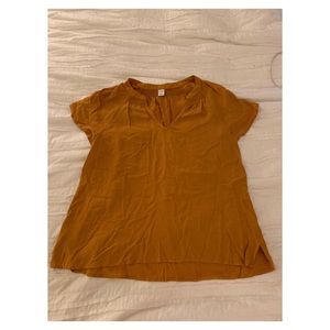 *hardly worn* Mustard Yellow Old Navy Top